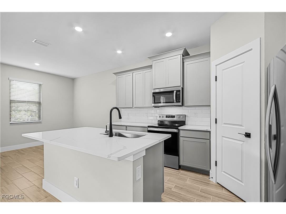 3235 Santa Barbara Boulevard Cape Coral FL 33914 224043955 image4