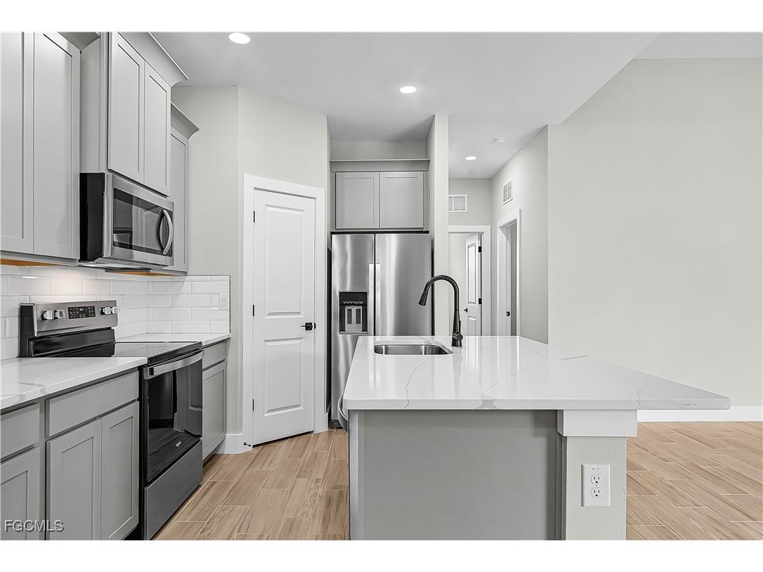 3235 Santa Barbara Boulevard Cape Coral FL 33914 224043955 image6