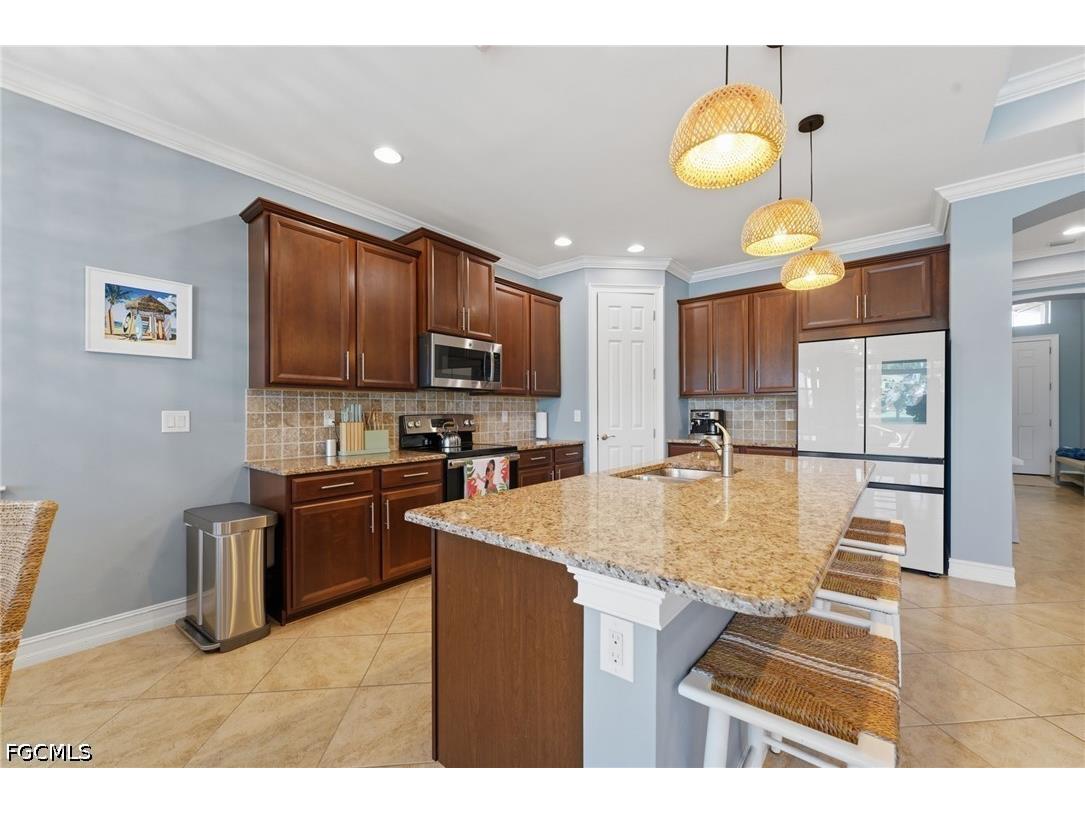 3236 Magnolia Landing Lane North Fort Myers FL 33917 2026026259 image3