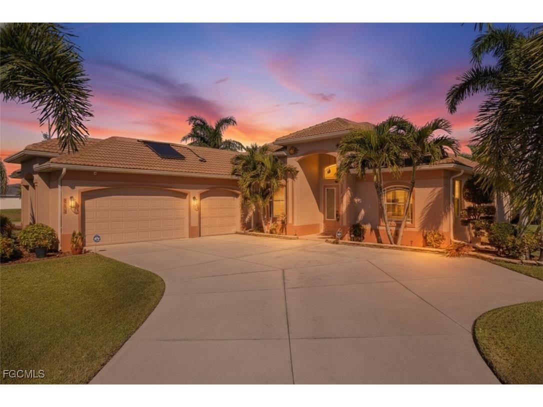 3237 Yucatan Parkway Cape Coral FL 33993 2025021870 image1