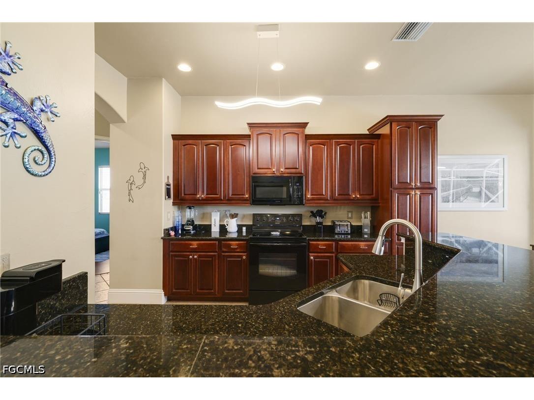 3237 Yucatan Parkway Cape Coral FL 33993 2026022055 image11