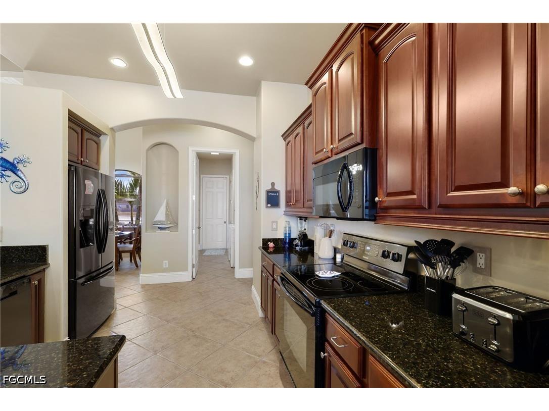 3237 Yucatan Parkway Cape Coral FL 33993 2026022055 image12