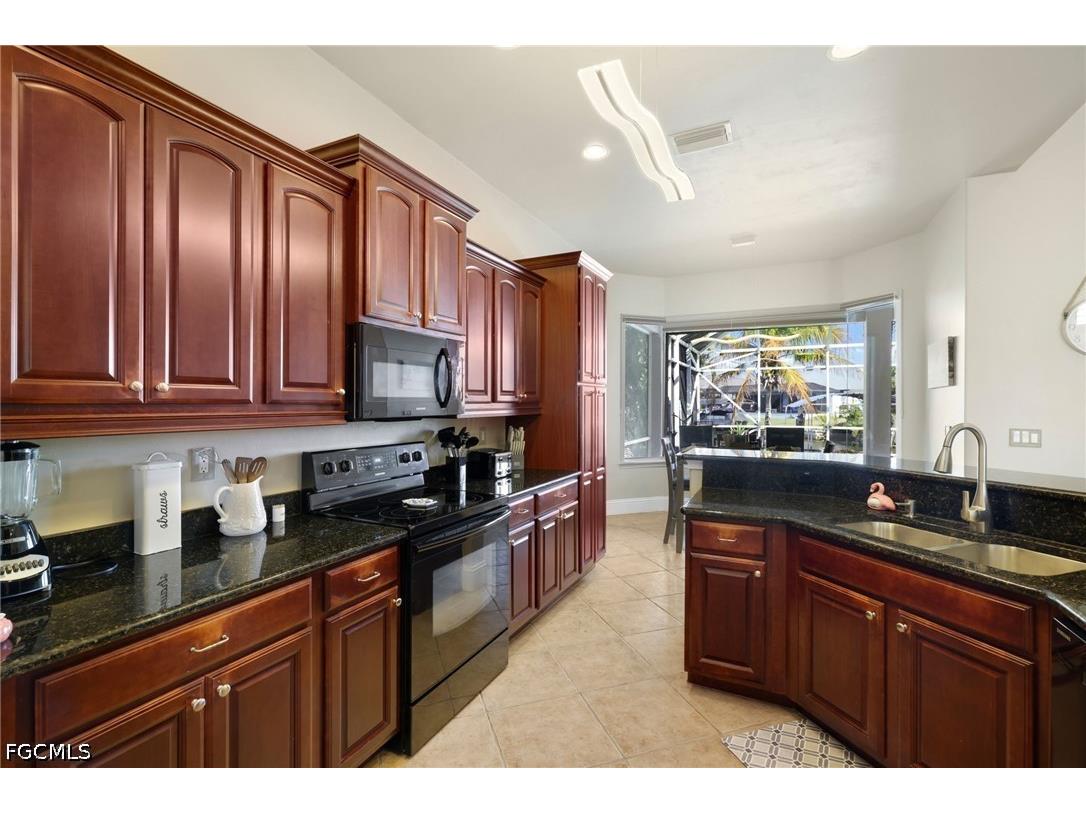 3237 Yucatan Parkway Cape Coral FL 33993 2026022055 image13