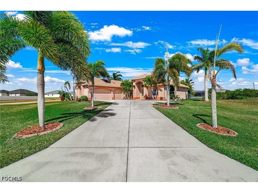 3237 Yucatan Parkway Cape Coral FL 33993 2026022055 image2