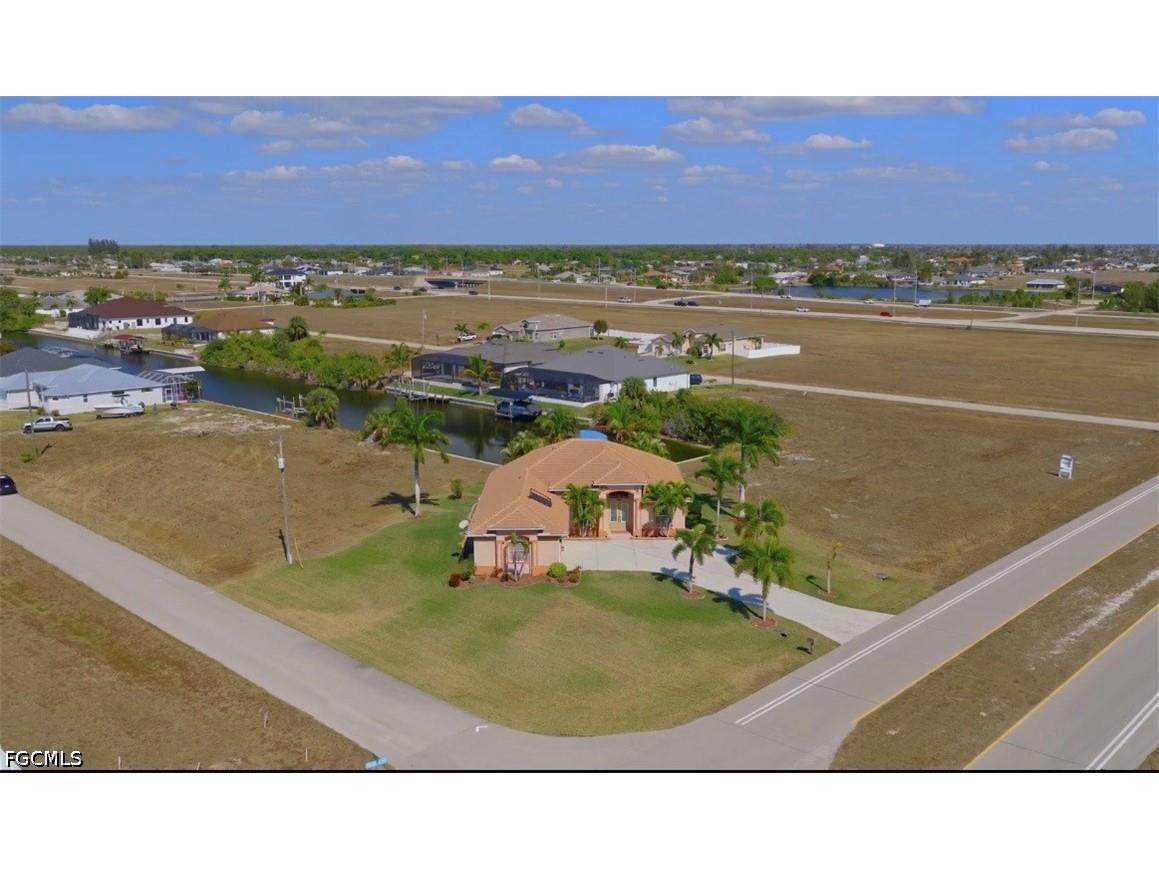 3237 Yucatan Parkway Cape Coral FL 33993 2026022055 image3