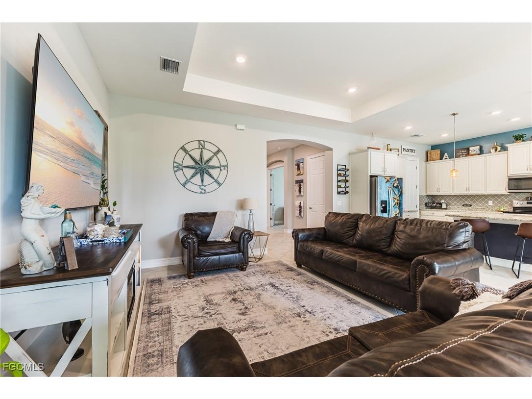 3239 Baravaldo Circle Cape Coral FL 33909 2025021356 image10