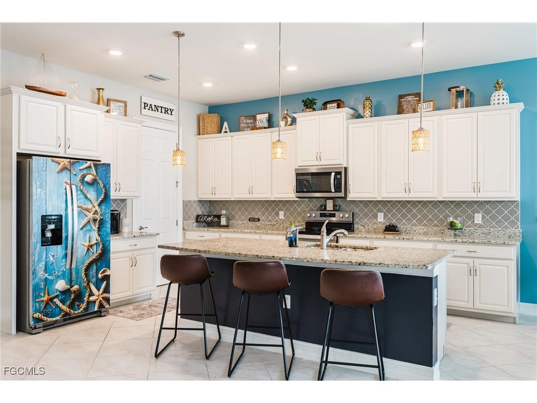 3239 Baravaldo Circle Cape Coral FL 33909 2025021356 image12