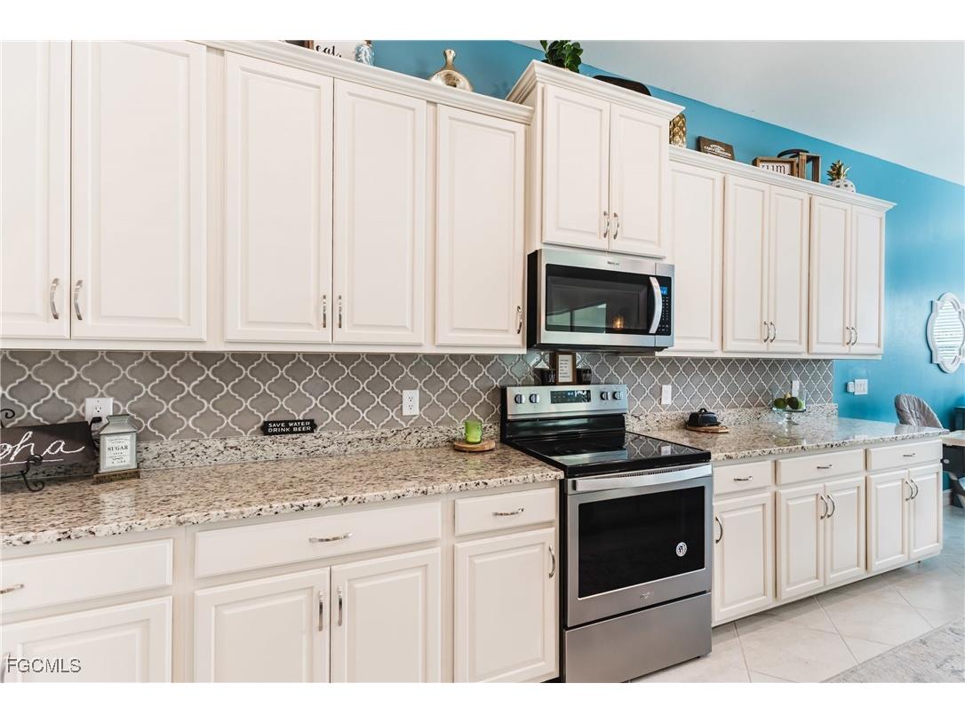 3239 Baravaldo Circle Cape Coral FL 33909 2025021356 image14