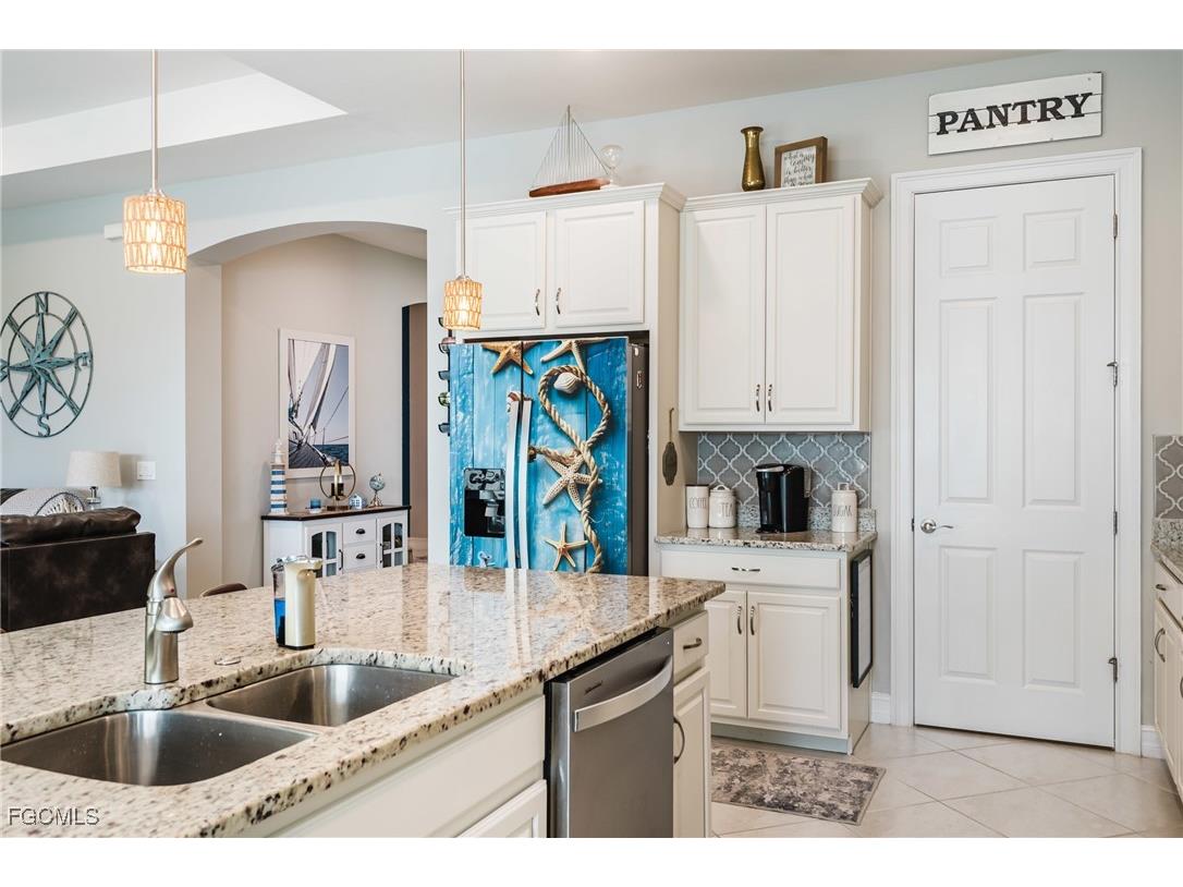 3239 Baravaldo Circle Cape Coral FL 33909 2025021356 image15