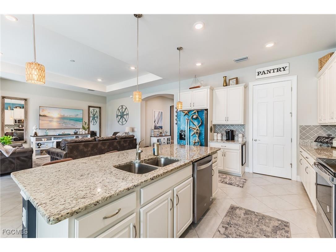 3239 Baravaldo Circle Cape Coral FL 33909 2025021356 image16