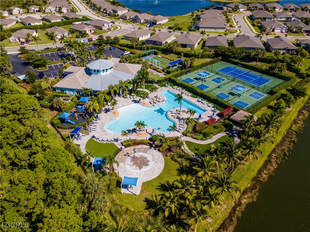 3239 Baravaldo Circle Cape Coral FL 33909 2025021356 image2