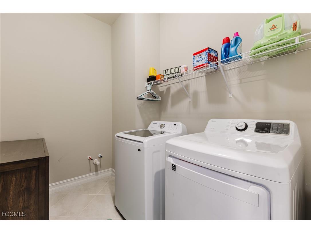 3239 Baravaldo Circle Cape Coral FL 33909 2025021356 image30