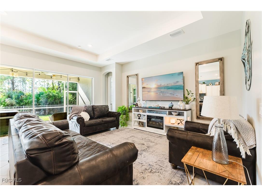 3239 Baravaldo Circle Cape Coral FL 33909 2025021356 image7