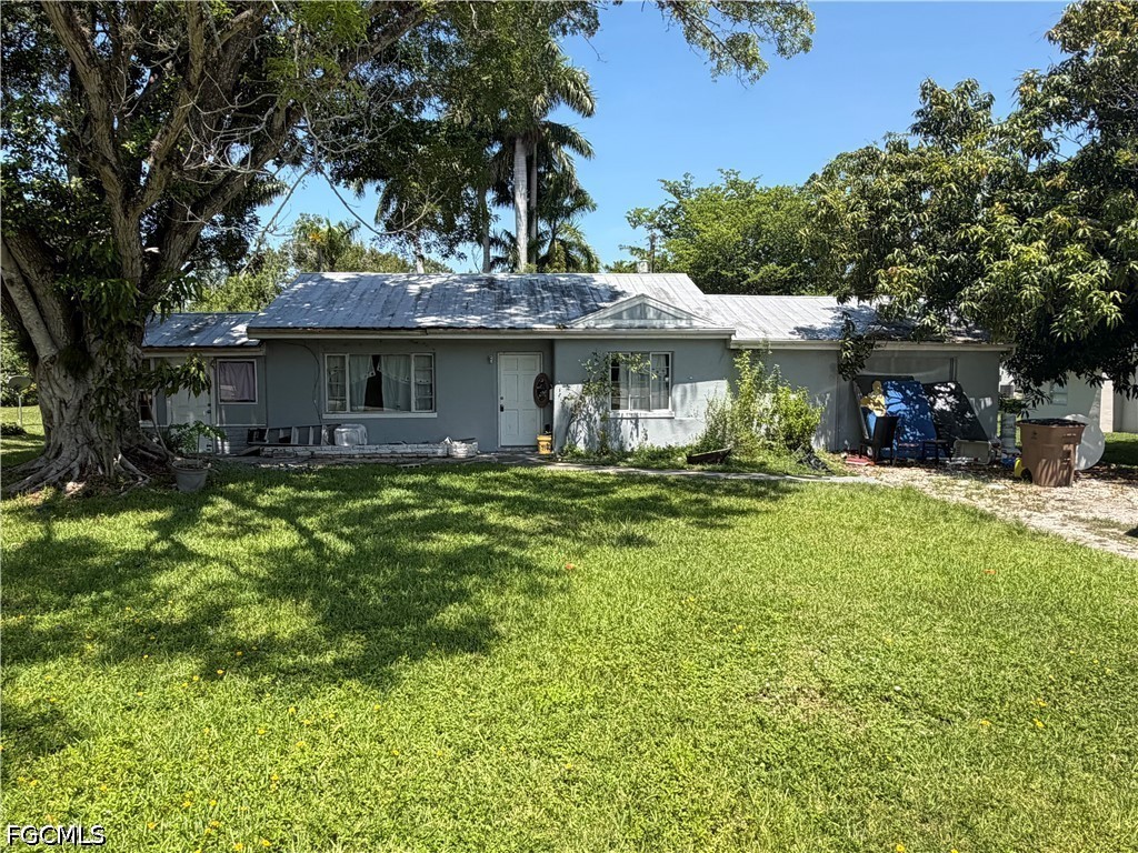 324 New York Drive Fort Myers FL 33905 2026028321 image1