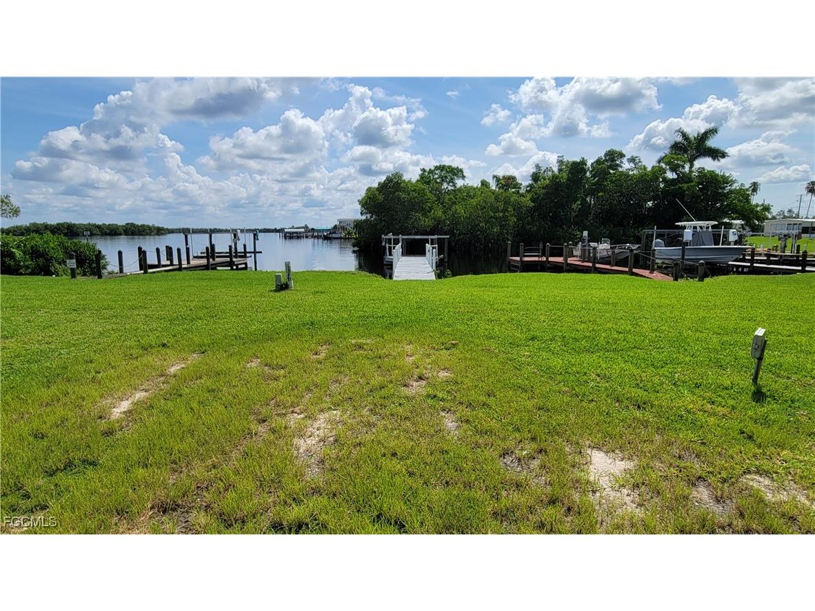 324 Shoreland Drive Fort Myers FL 33905 224101699 image1