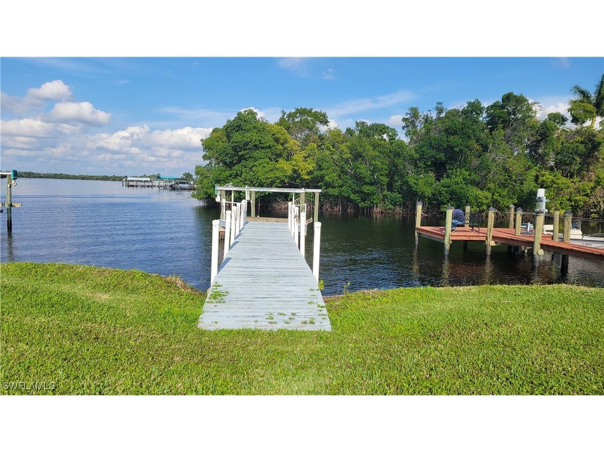 324 Shoreland Drive Fort Myers FL 33905 224101699 image2
