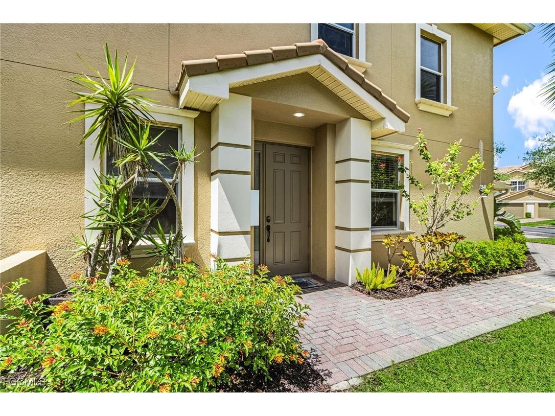 3240 Cottonwood Bend #201 Fort Myers FL 33905 2025009511 image2
