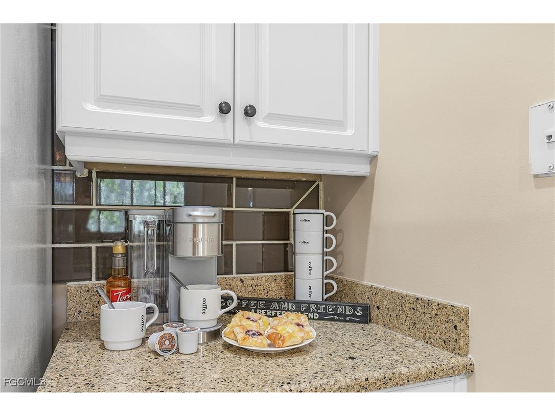 3240 Cottonwood Bend #201 Fort Myers FL 33905 2025009511 image8