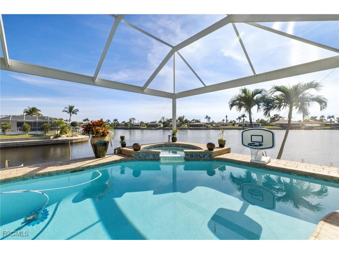 3241 SE 1st Court Cape Coral FL 33904 2025016952 image1