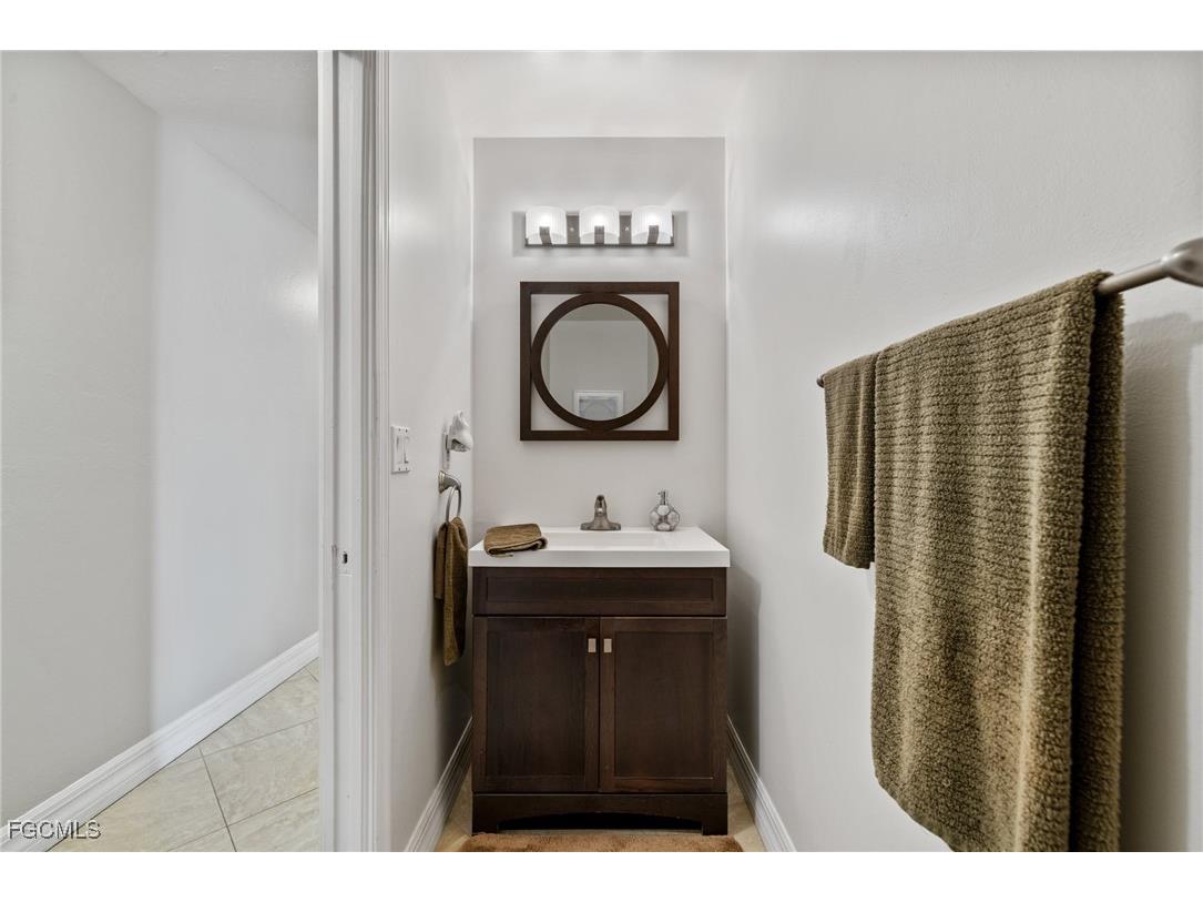 3241 SE 1st Court Cape Coral FL 33904 2025016952 image24