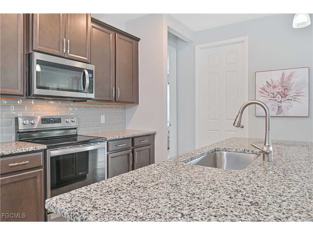 3242 Apple Blossom Drive Alva FL 33920 2025013955 image24