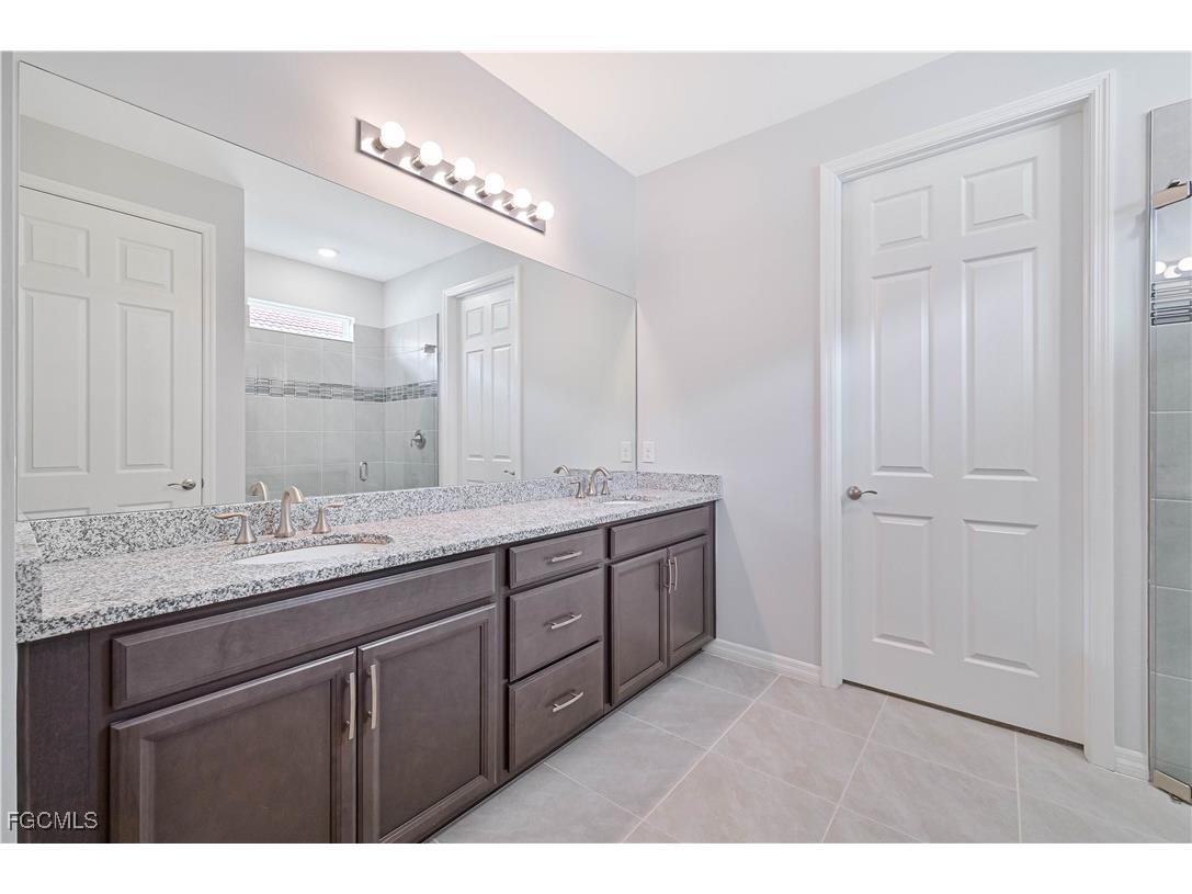 3242 Apple Blossom Drive Alva FL 33920 2025013955 image29