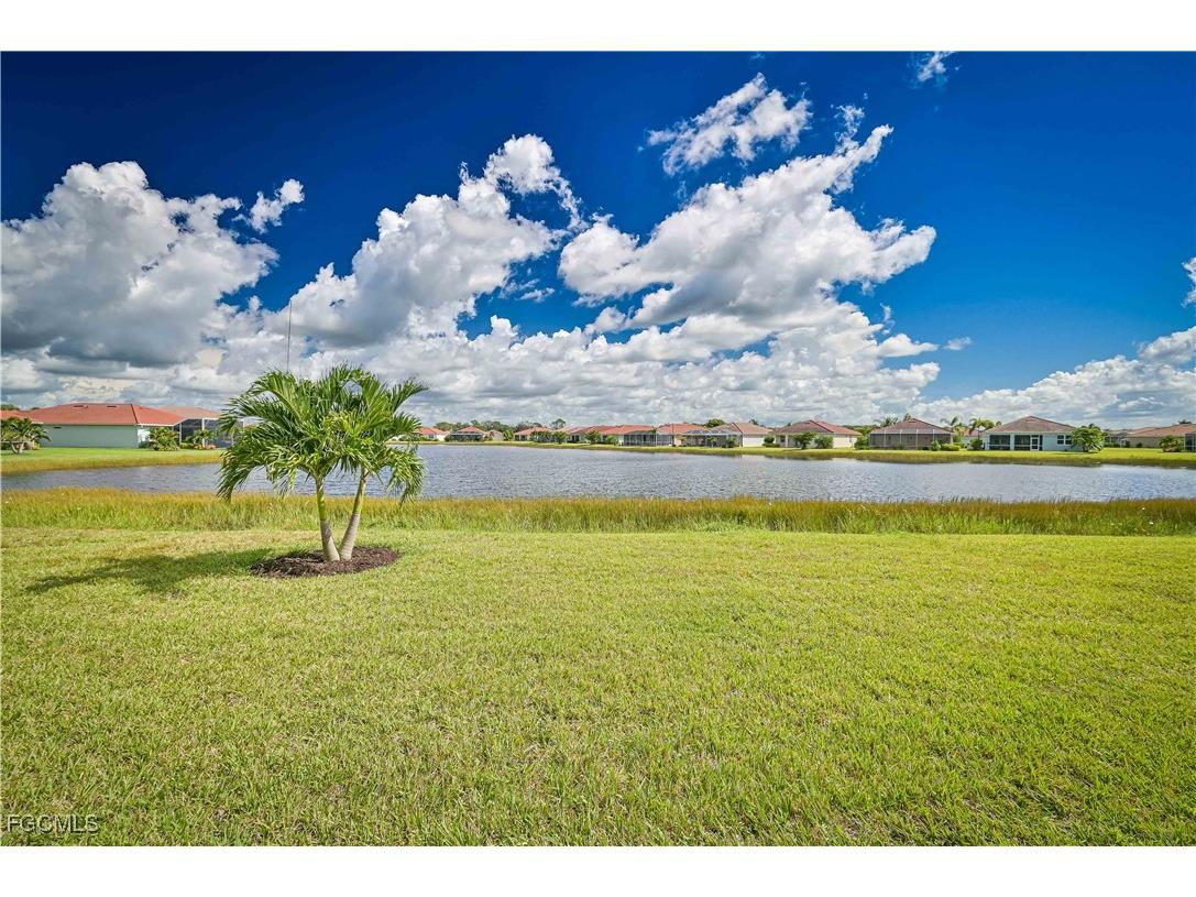 3242 Apple Blossom Drive Alva FL 33920 2025013955 image8