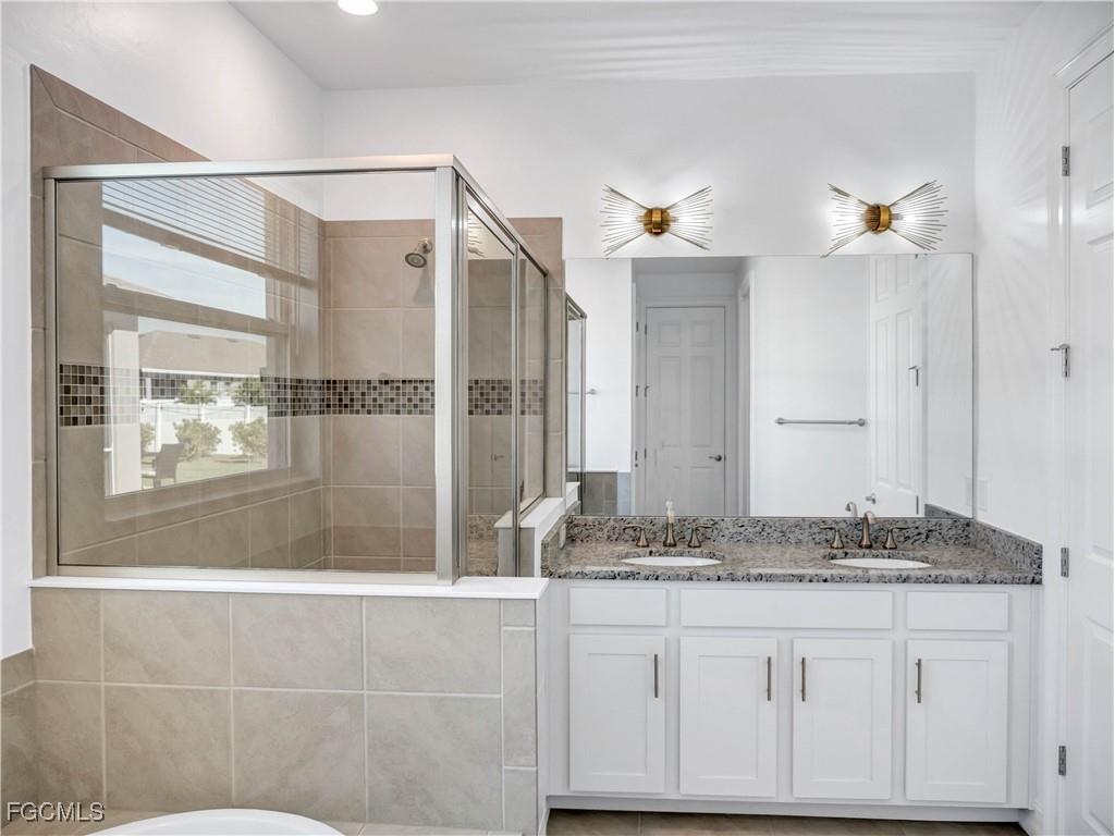 3242 Baravaldo Circle Cape Coral FL 33909 2025021813 image32