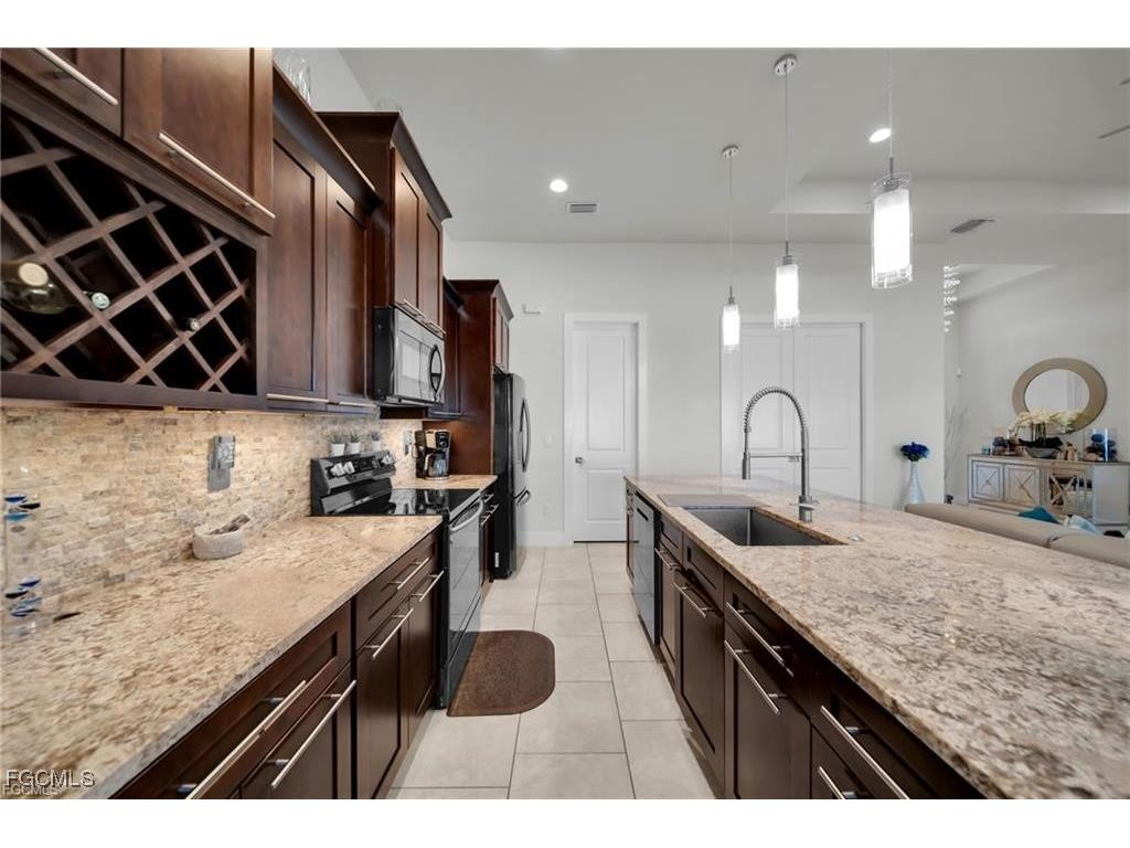 3246 NW 21st Terrace Cape Coral FL 33993 2026006281 image12