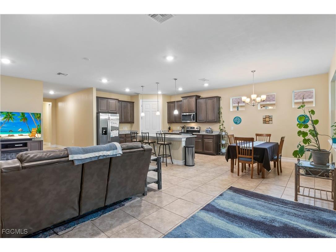 3249 Baravaldo Circle Cape Coral FL 33909 2025000356 image24