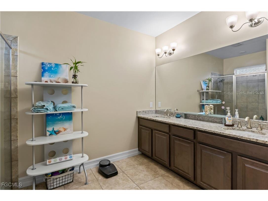 3249 Baravaldo Circle Cape Coral FL 33909 2025000356 image27