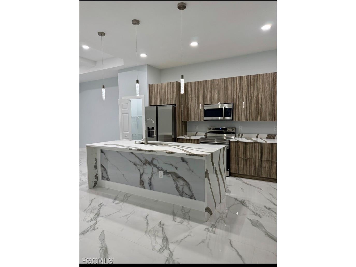 325 / 327 Gordon Avenue S Lehigh Acres FL 33973 2026010161 image2