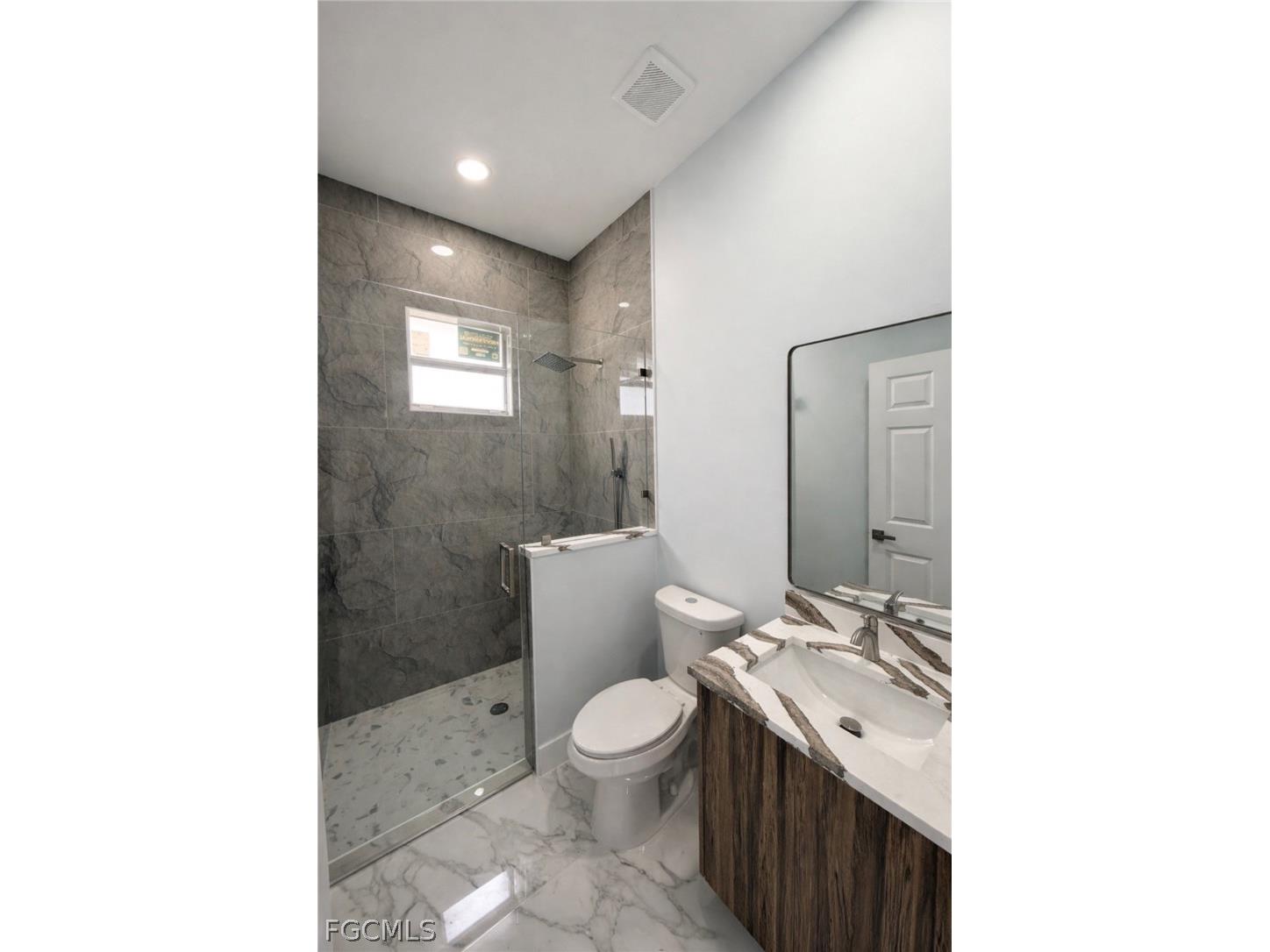 325 / 327 Gordon Avenue S Lehigh Acres FL 33973 2026010161 image5