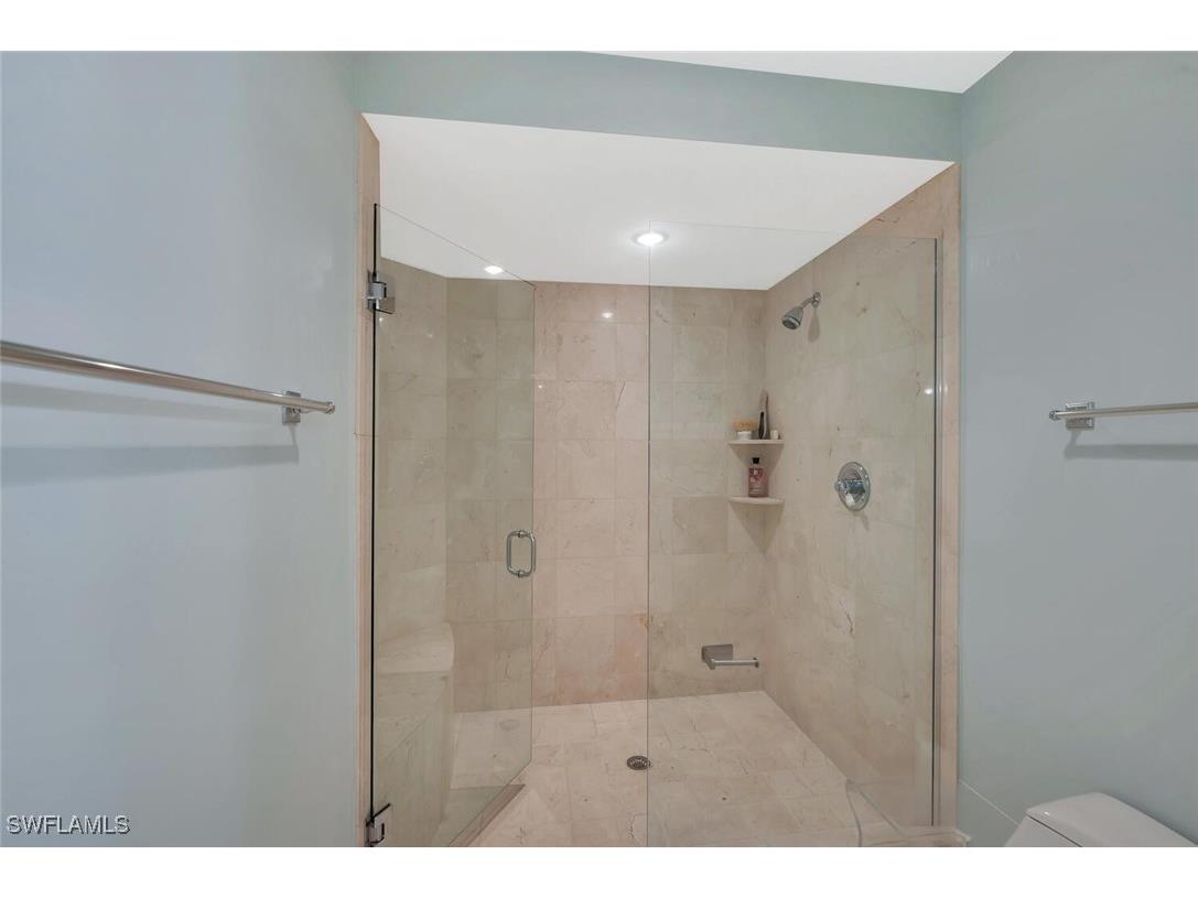 325 3rd Street S #6 Naples FL 34102 225078435 image19