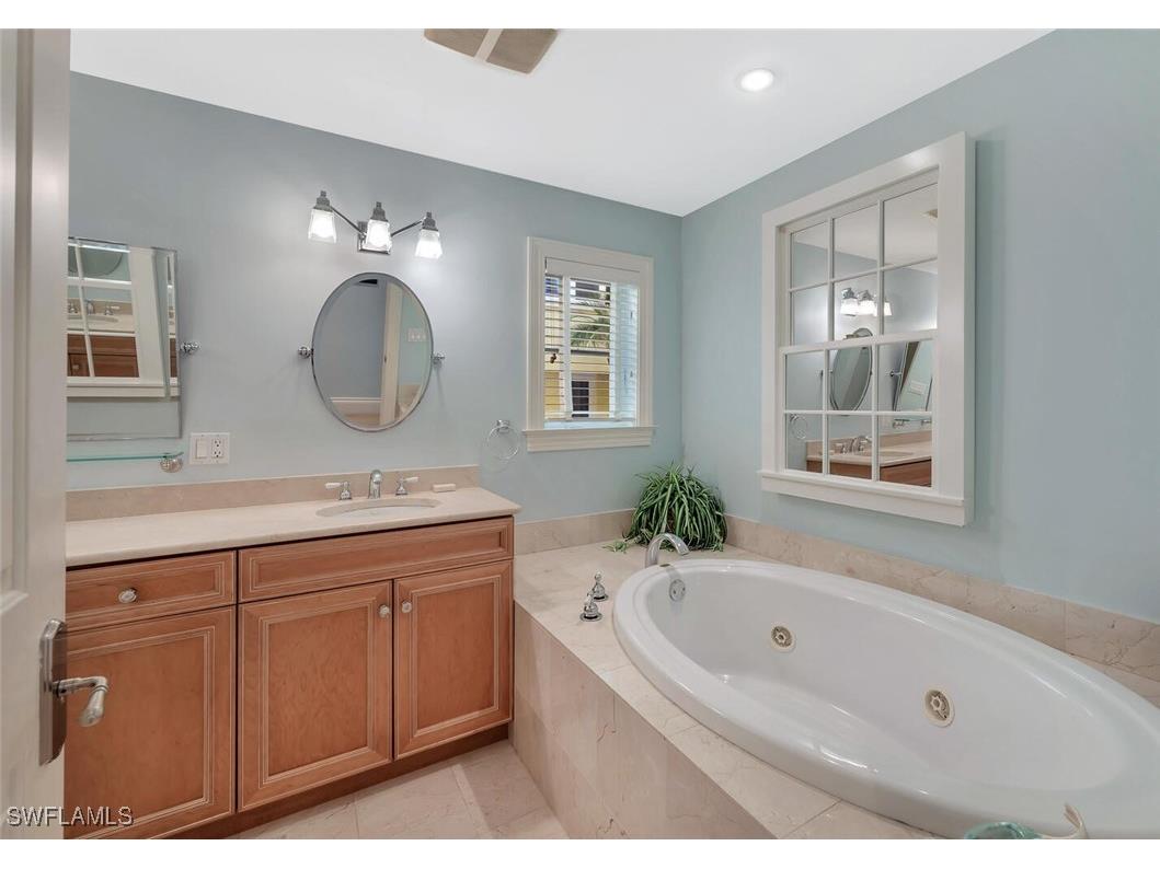 325 3rd Street S #6 Naples FL 34102 225078435 image21