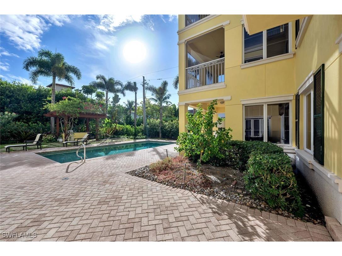 325 3rd Street S #6 Naples FL 34102 225078435 image36