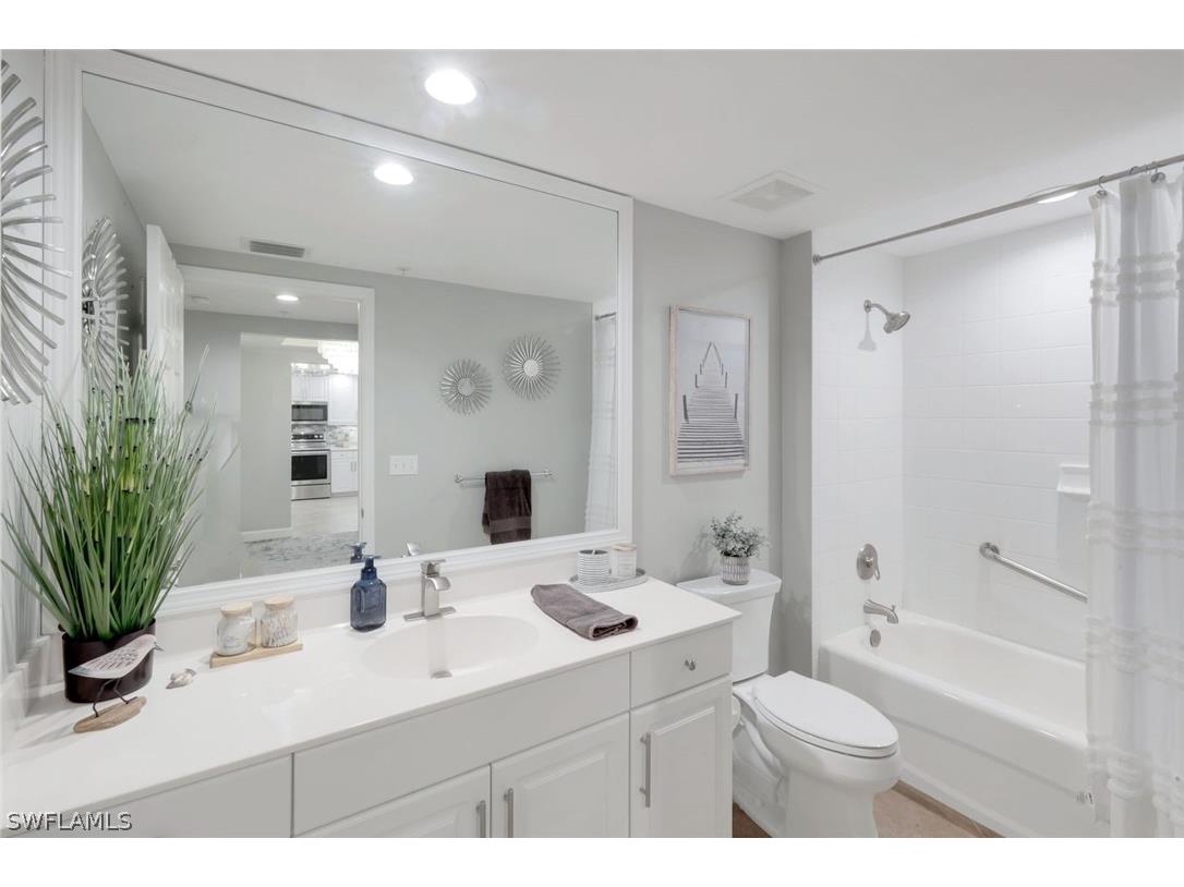 325 Dunes Boulevard #204 Naples FL 34110 226007048 image22