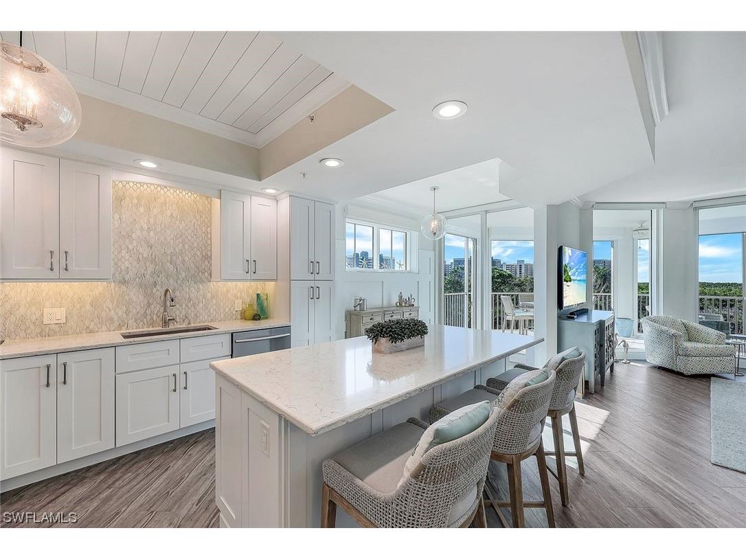 325 Dunes Boulevard #302 Naples FL 34110 223075418 image1