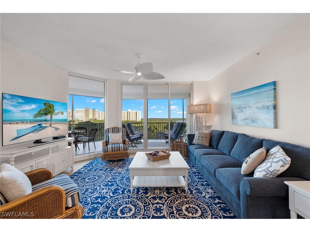 325 Dunes Boulevard #402 Naples FL 34110 224023437 image1