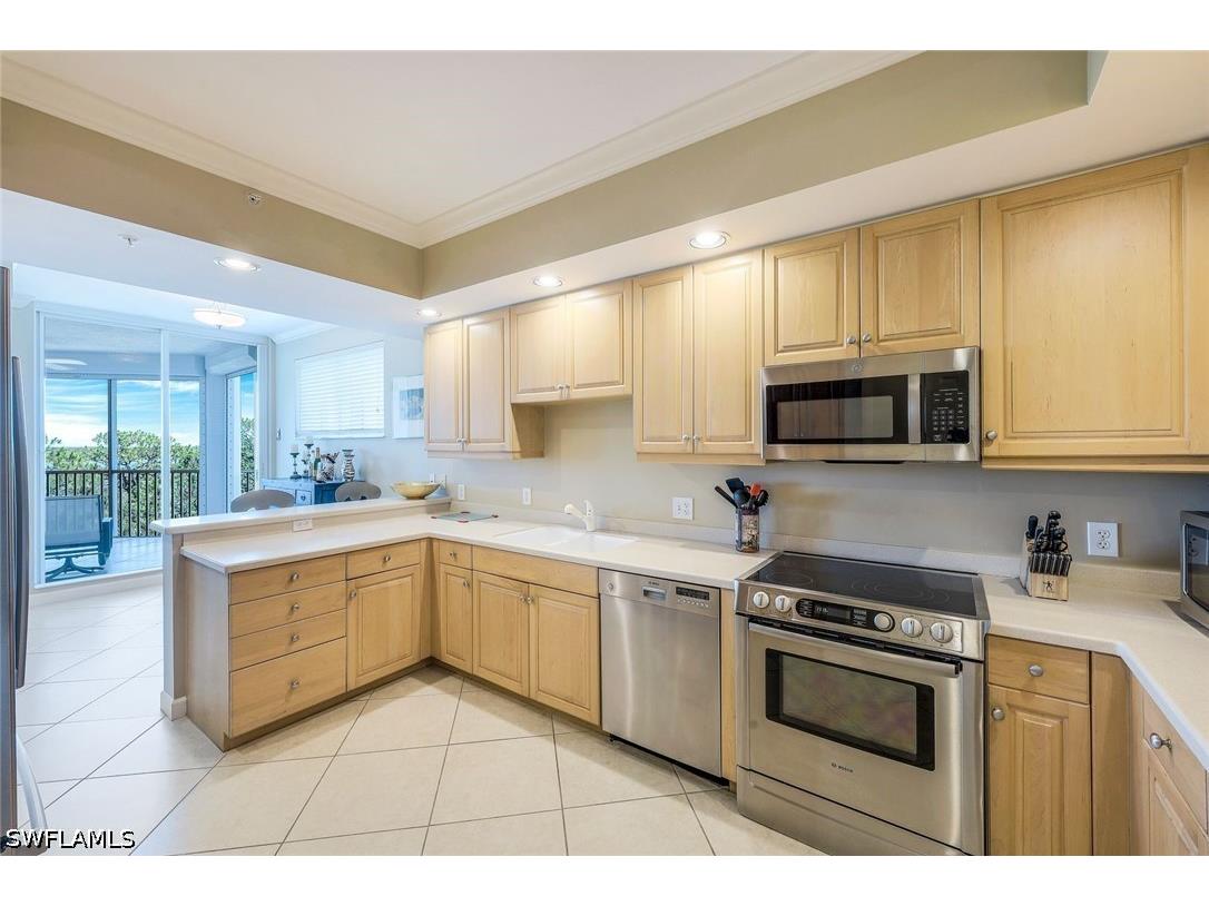325 Dunes Boulevard #406 Naples FL 34110 226018443 image6