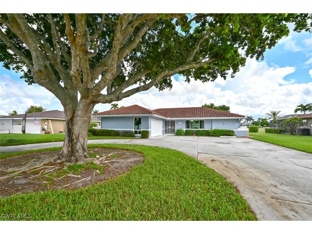 325 Forest Hills Boulevard N Naples FL 34113 223058780 image1