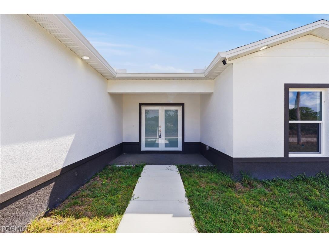 325 Hermosa Avenue Lehigh Acres FL 33974 2026012400 image5