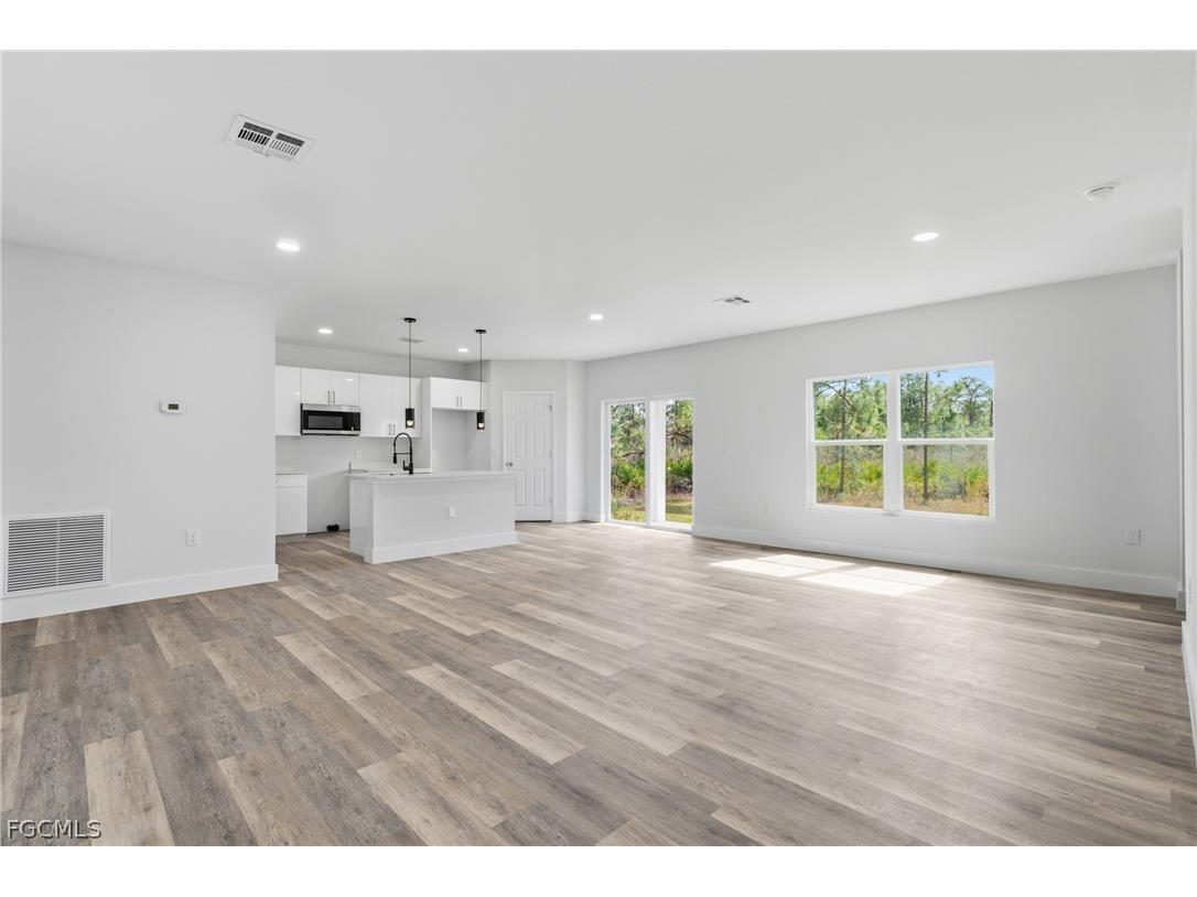 325 Hermosa Avenue Lehigh Acres FL 33974 2026012400 image6