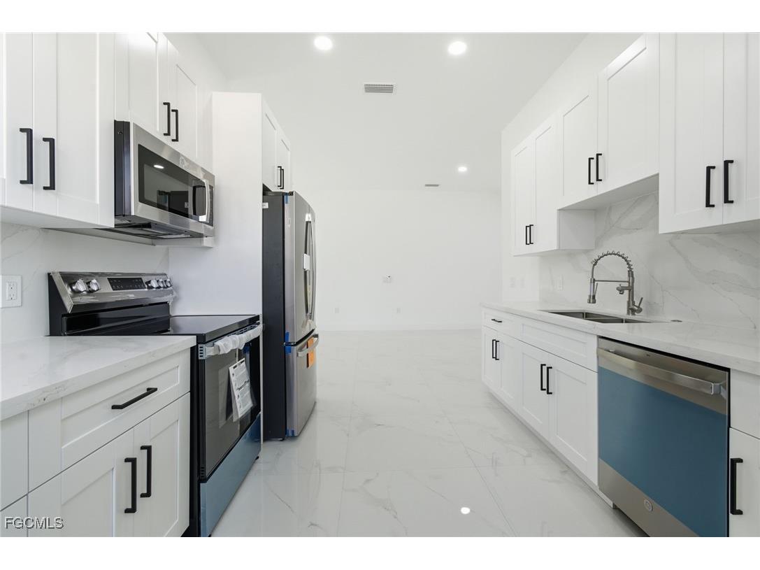 325 Lloyd Avenue S Lehigh Acres FL 33974 2025020003 image7