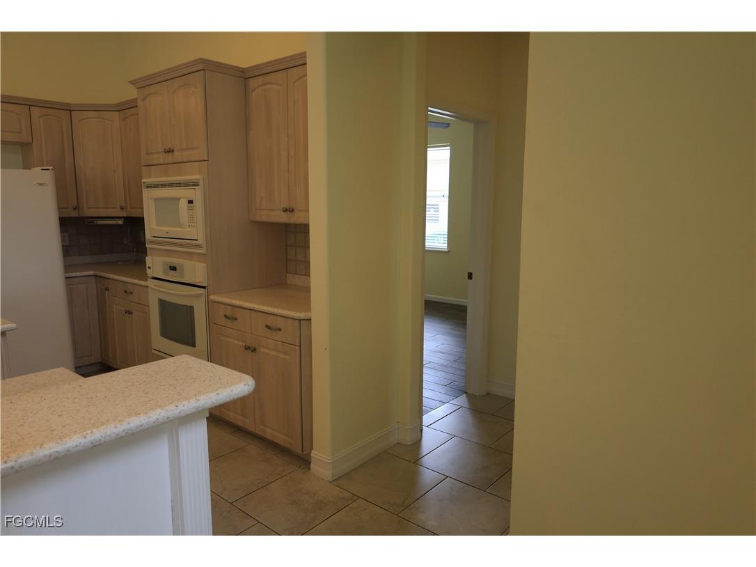 325 SE 21st Street Cape Coral FL 33990 2025020836 image13