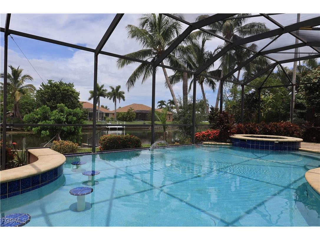 325 SE 21st Street Cape Coral FL 33990 2025020836 image2