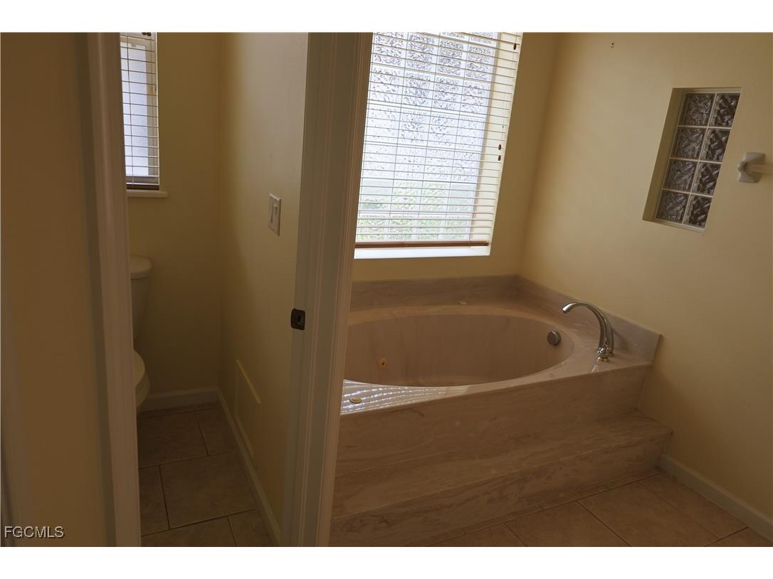 325 SE 21st Street Cape Coral FL 33990 2025020836 image20