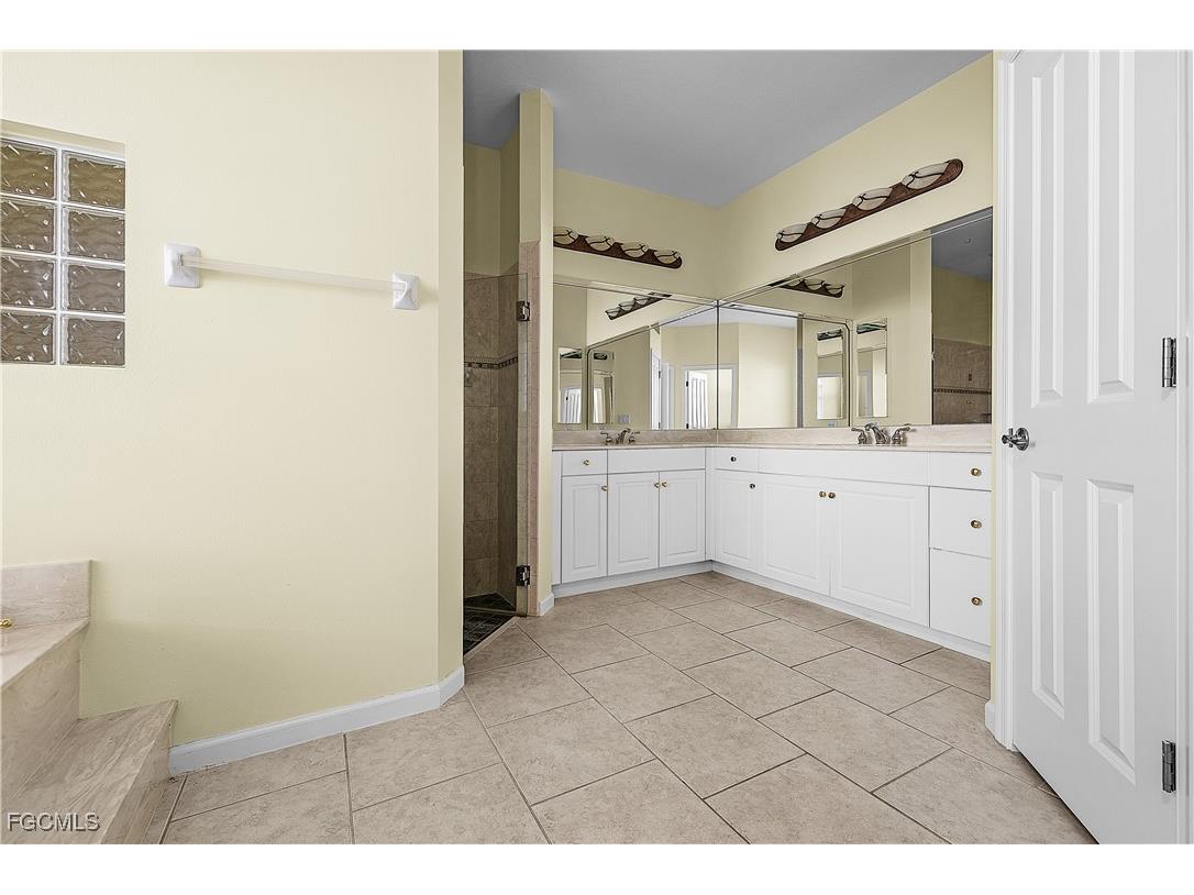 325 SE 21st Street Cape Coral FL 33990 2025020836 image34