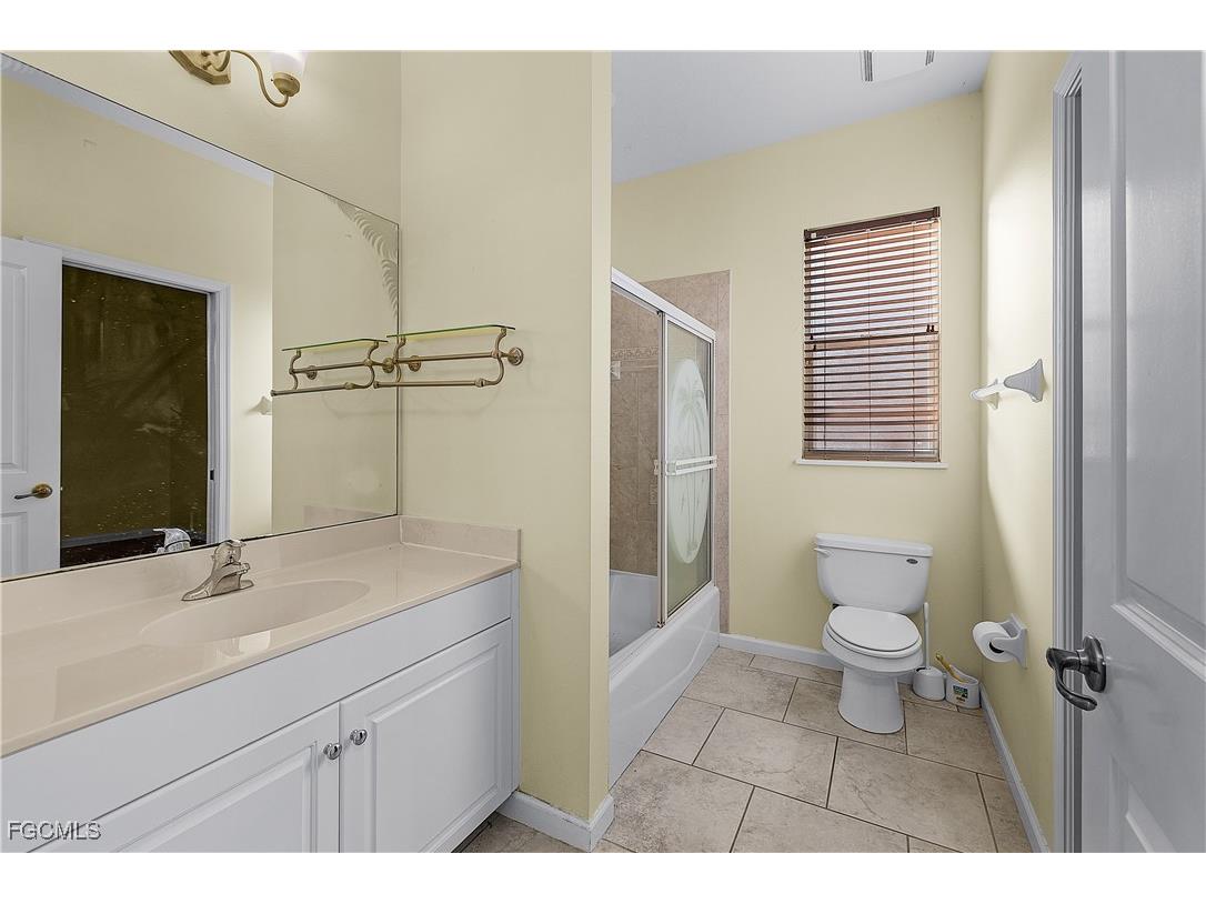 325 SE 21st Street Cape Coral FL 33990 2025020836 image38