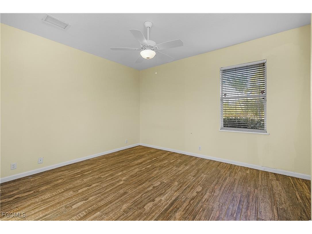325 SE 21st Street Cape Coral FL 33990 2025020836 image39